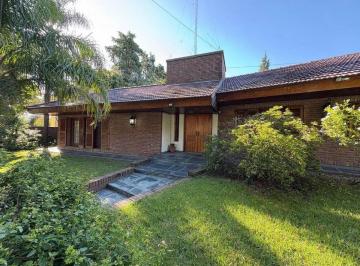 Casa · 240m² · 6 Ambientes · 2 Cocheras · Venta Casa 6 Ambientes en Campana Apto Crédito