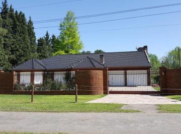 Casa · 231m² · 4 Ambientes · 2 Cocheras · Venta Casa Barrio Cerrado Melazzi Ezeiza 2500 m²