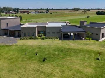 Casa · 510m² · 6 Ambientes · 6 Cocheras · Venta Casa Chascomus 6 Ambientes Pileta