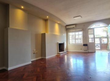 PH · 137m² · 4 Ambientes · 1 Cochera · Venta Casa Tipo Triplex 4 Ambientes Quilmes Centro