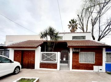 Casa · 80m² · 3 Ambientes · 1 Cochera · Casa 3 Ambientes Venta Tristan Suarez Apto Credito