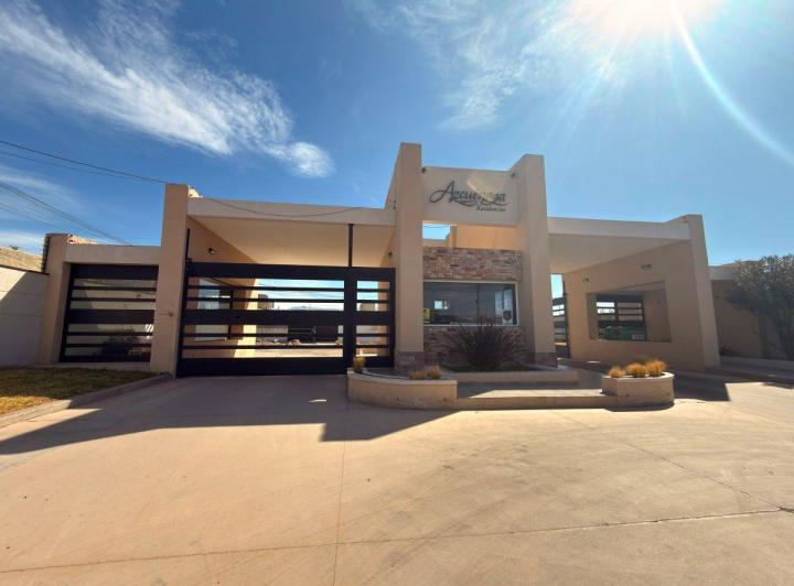 Casa · 80m² · 5 Ambientes · 1 Cochera