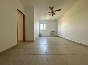Departamento · 66m² · 4 Ambientes · Departamento 4 Ambientes en Alquiler Santos Tesei