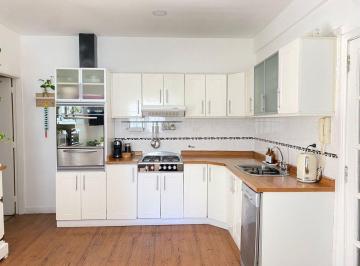 PH · 239m² · 5 Ambientes · PH en Venta en Villa del Parque C/ Terraza