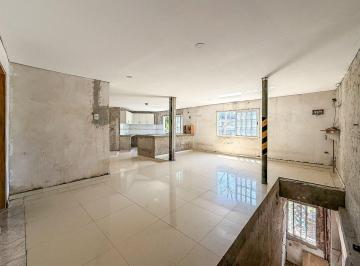 Casa · 101m² · 5 Ambientes · Venta Casa Doble Planta Caseros
