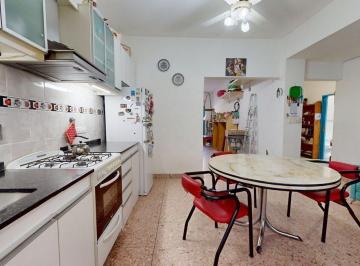 Casa · 106m² · 3 Ambientes · 1 Cochera · Venta Casa 3 Amb con Cochera Caseros Apto Credito