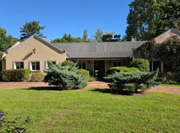 Casa · 330m² · 5 Ambientes · 3 Cocheras · Venta Casa 5 Amb en Los Pingüinos Country Club