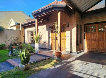 Casa · 160m² · 5 Ambientes · 2 Cocheras · Venta Casa 5 Ambientes Castelar
