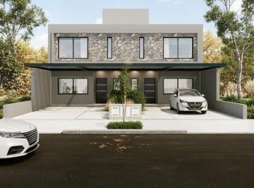 Casa · 100m² · 4 Ambientes · Venta Duplex Docta 3 Dorm. Frente Plaza
