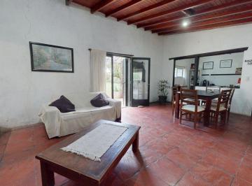 Casa · 124m² · 6 Ambientes · 1 Cochera · Casa en Venta Brandsen 3 Dorm.