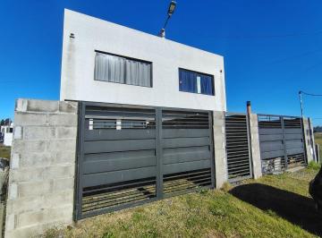 Casa · 90m² · 2 Ambientes · Duplex en Venta City Bell Patio Terraza
