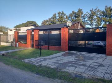 Casa · 200m² · 4 Ambientes · 6 Cocheras · Venta Cabaña y Casa Turísticas Lujan Open Door
