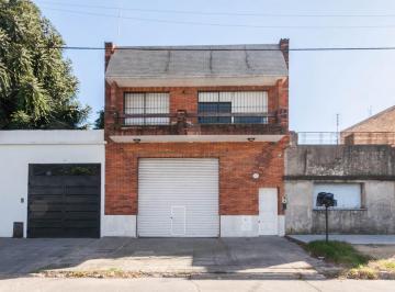Bodega-Galpón · 180m² · Venta Galpón con PH 4 Amb y Quincho Planta Alta