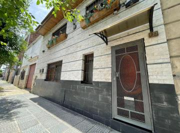 Casa · 140m² · 5 Ambientes · Casa en Venta - 5 Ambt. C/terraza - Quincho - Avellaneda