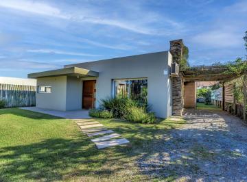 PH · 102m² · 4 Ambientes · 1 Cochera · Venta Casa Punta Colorada Cerca del Mar