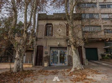 Casa · 230m² · 8 Ambientes · 1 Cochera · Venta Padrón Único Punta Carretas Fondo y Garaje
