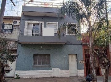 PH · 52m² · 3 Ambientes · Venta PH 3 Amb con Balcon Patio y Terraza Caseros