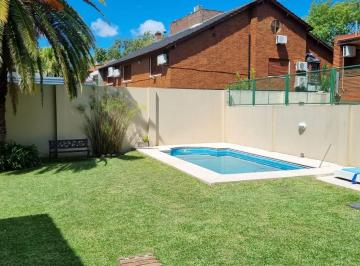 Casa · 254m² · 6 Ambientes · 2 Cocheras · Casa 5/6amb/apto Credito en Ciudad Jardin