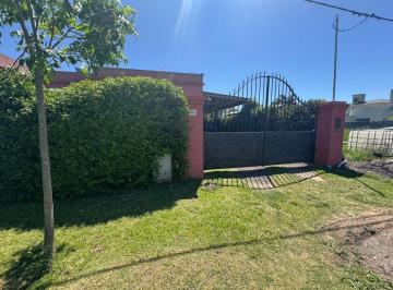 Casa · 130m² · 4 Ambientes · 2 Cocheras · Casa en Venta en Pergamino con Pileta