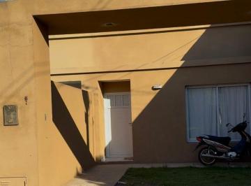 PH · 72m² · 3 Ambientes · PH en Venta en 9 de Julio con Patio