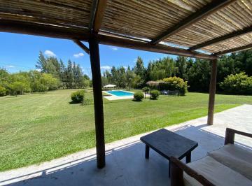 Casa · 153m² · 4 Ambientes · 1 Cochera · Venta Chacras de La Cruz, Exaltación de La Cruz