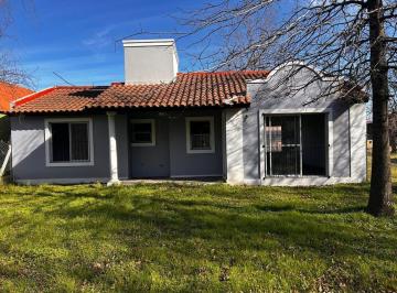 Casa · 81m² · 4 Ambientes · Casa en Venta en Carlos Keen. Posib. de Financ.