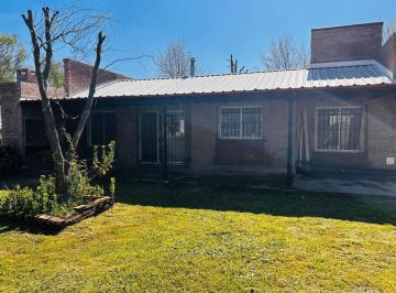 Casa · 71m² · 3 Ambientes · Casa Venta en Carlos Keen Posib. de Perm. por Veh.