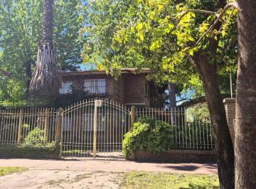 Quinta vacacional · 414m² · 4 Dormitorios · Venta Quinta Edif Usos Multiples Manuel Alberti