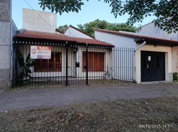 Casa · 138m² · 3 Ambientes · 1 Cochera · Casa en Venta 2 Domitorios Baradero Centro
