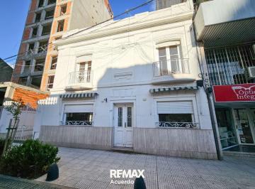 Casa · 257m² · 4 Ambientes · 5 Cocheras · Alquiler Casa Comercio San Nicolas