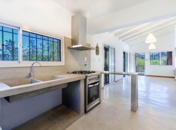 Casa · 202m² · 4 Ambientes · Casa en Venta 3 Dorm. en Cuesta Blanca
