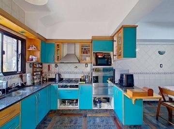 Casa · 158m² · 6 Ambientes · 1 Cochera · Venta Casa 6 Amb V. Dominico con Patio y Garaje