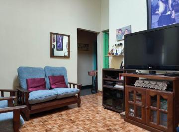 Casa · 126m² · 4 Ambientes · 1 Cochera · Casa 4 Amb en Venta en Gerli Local Patio Parrilla.