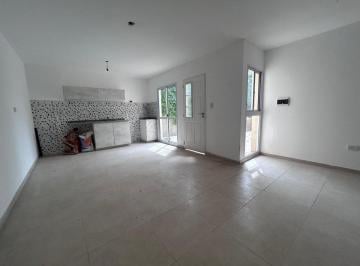 PH · 60m² · 4 Ambientes · Casa 2 Dorm. con Patio a Estrenar
