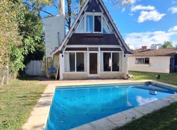 Casa · 80m² · 3 Ambientes · 1 Cochera · Venta Casa Alpina 3 Amb Pileta y Quincho