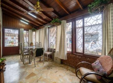 Casa · 180m² · 3 Ambientes · 1 Cochera · Venta Casa 3 Amb. Caseros Financia 50%