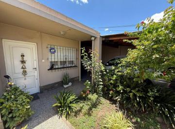 Casa · 199m² · 5 Ambientes · 1 Cochera · Venta Casa 5 Amb Villa Tesei