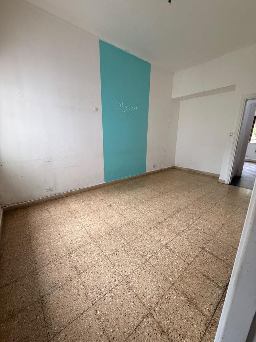 Departamento tres ambientes en planta baja con patio