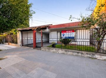 Casa · 103m² · 4 Ambientes · 1 Cochera · Venta Casa 3 Dorm. Zona Centro