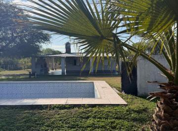 Quinta vacacional · 95m² · 2 Dormitorios · 2 Cocheras · Venta de Finca (Vuelta La Barranca)