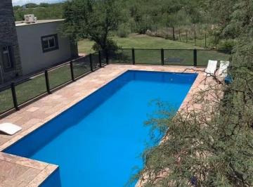 Casa · 175m² · 7 Ambientes · 4 Cocheras · Se Vende Complejo de Cabañas Danek
