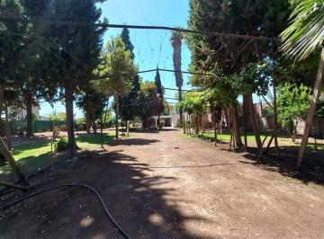 Quinta vacacional · 400m² · 6 Dormitorios · 5 Cocheras · Venta 3 Casas + Piscina + Salon Comercial + Parque