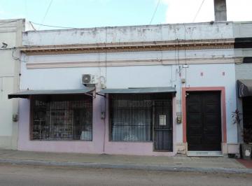 Casa · 175m² · 3 Ambientes · Casa Grande en Pleno Centro con Local Comercial