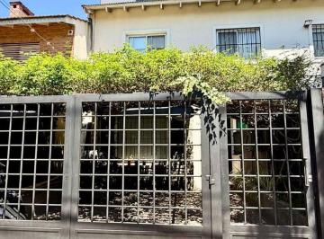 Casa · 142m² · 5 Ambientes · Venta Casa Triplex con Jardin 5 Ambientes Beccar