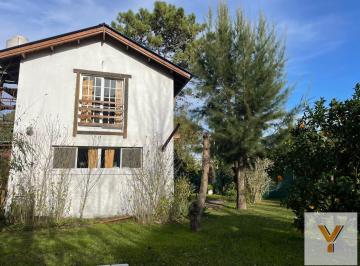 Casa · 109m² · 4 Ambientes · Casa en Venta - 3 Dorm. 3 Baños - Mar de Cobo