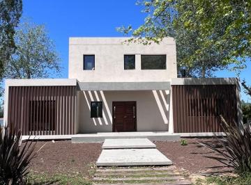 Casa · 164m² · 5 Ambientes · Casa en Venta - 4 Dorm. 3 Baños - 1.177 m² - Tigre