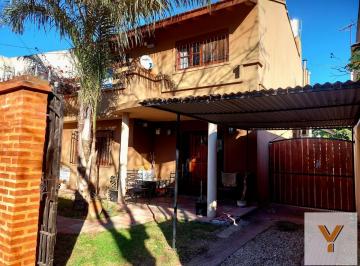 Casa · 219m² · 7 Ambientes · 2 Cocheras · Casa Multifamiliar en Venta - 5 Dorm. 2 Baños - 300 m² - Don Bosco