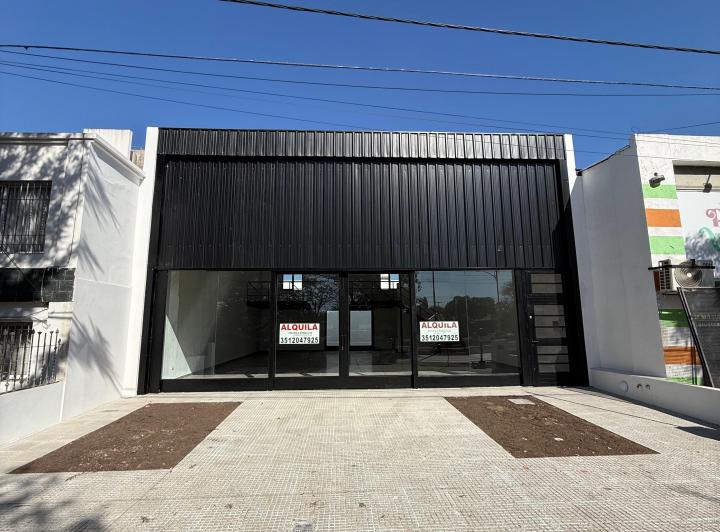 Local comercial · 225m²
