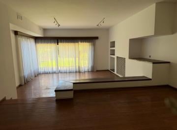 d8ac7c7d-be7a-4910-a03c-84706408d374.jpeg · Venta Casa en Rogelio Martínez. 4 Dorm. Cochera y Quincho