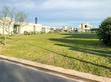 Terreno · 800m² · Venta Terreno Vida Barrio Cerrado Funes Lote Interno